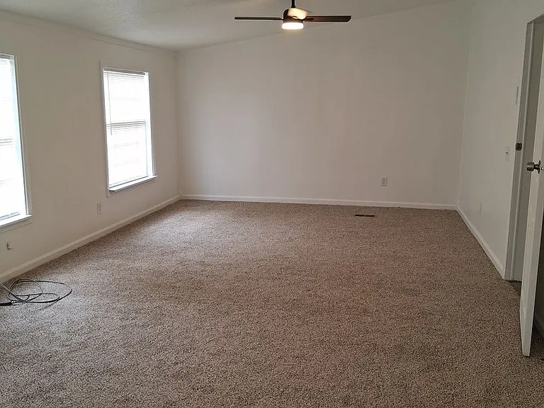 910 Sands Rd — Photo 9