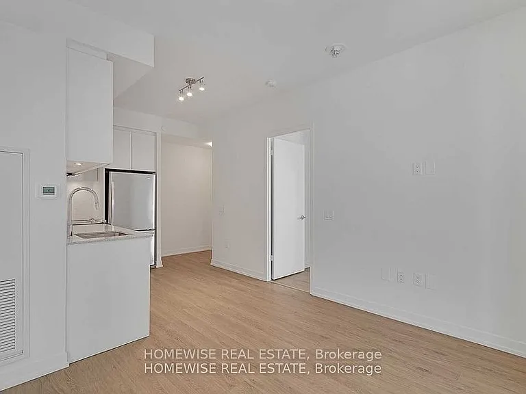 8868 Yonge St #1011E — Photo 6