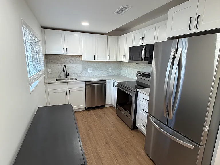 385 Irwin St #385A — Photo 7