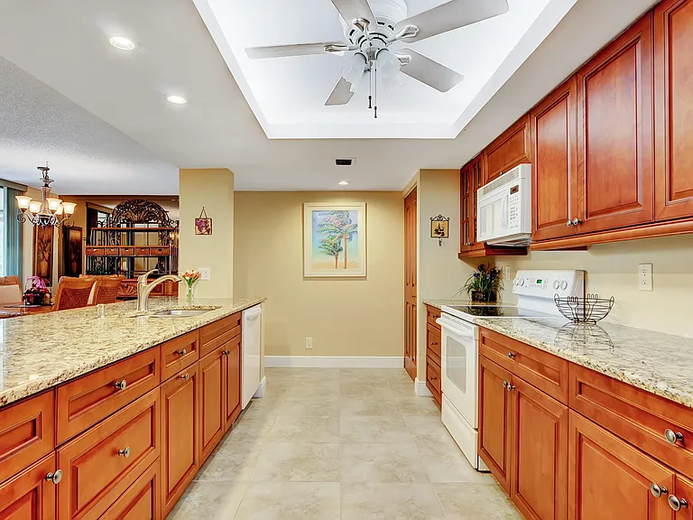 450 Egret Cir #9202 — Photo 9