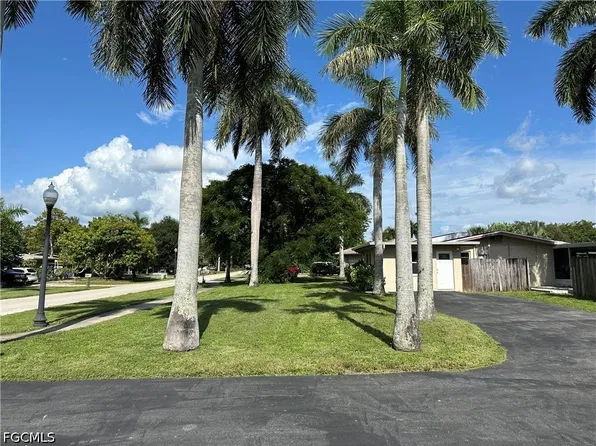 1306 Burtwood Dr, Fort Myers, FL 33901