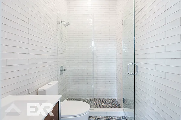 Rented by EXR | media 44