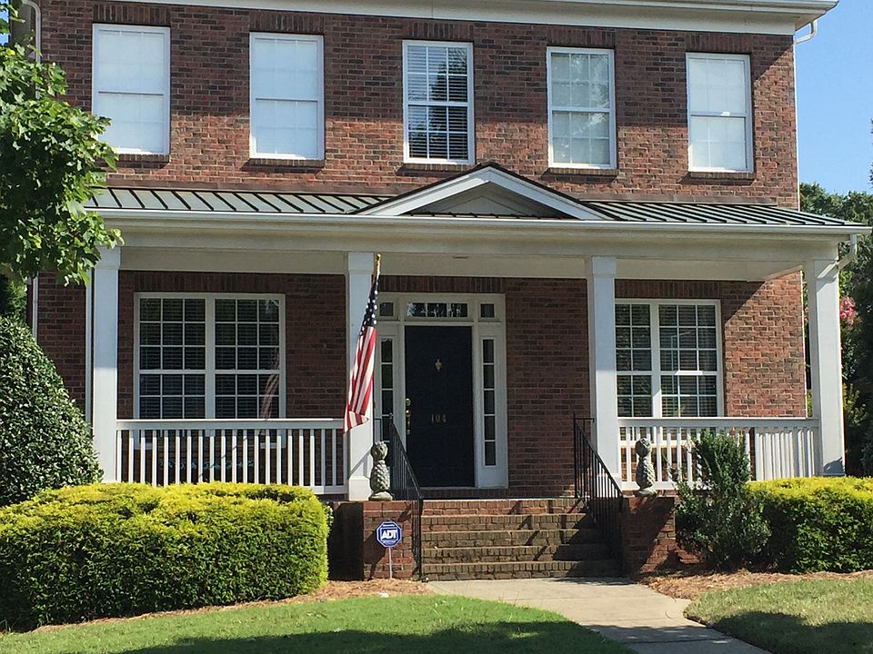 Walking Distance to Downtown