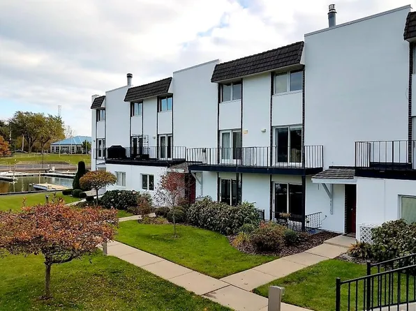 4817 5th Ave #2, Kenosha, WI 53140