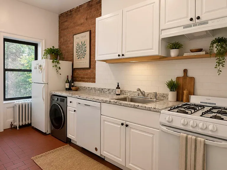 310 Bleecker St #3 — Photo 3