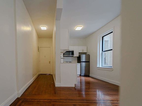 3rd image of 2516 Bedford Ave APT 2F