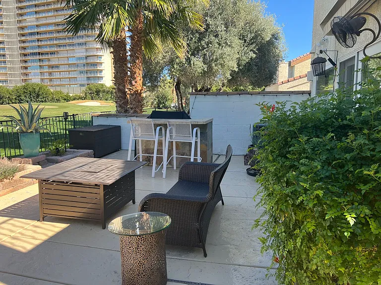 3151 Bel Air Dr — Photo 24