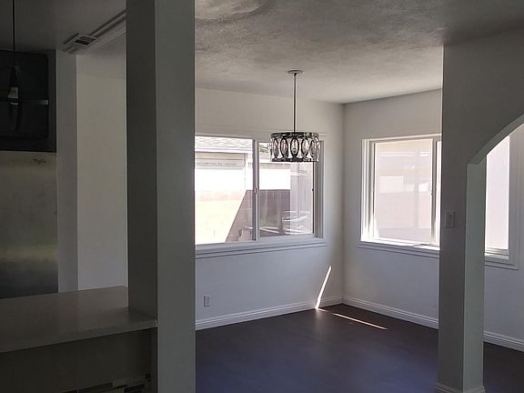 5th image of 1324 S Leland Ave