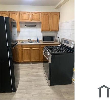 4th image of 2400 W Balmoral Ave APT 1