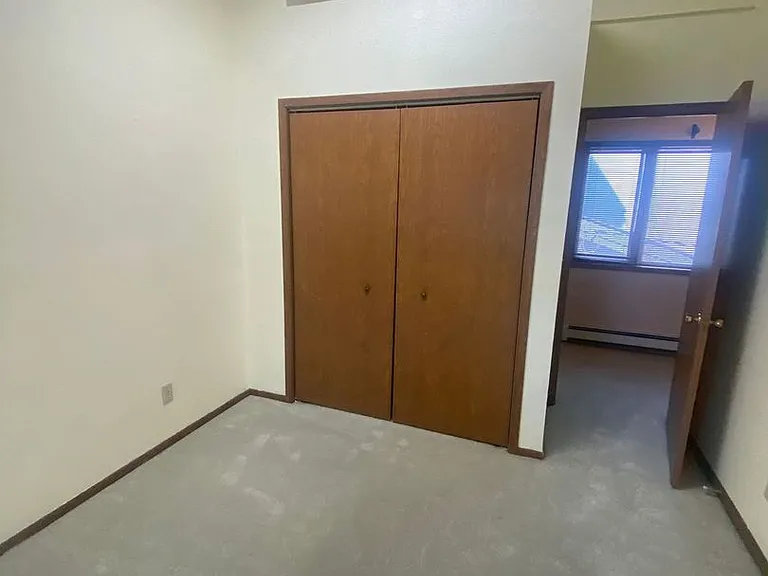708 Perry St — Photo 12