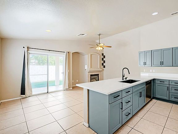 4th image of 8928 Crooked Shell Ave