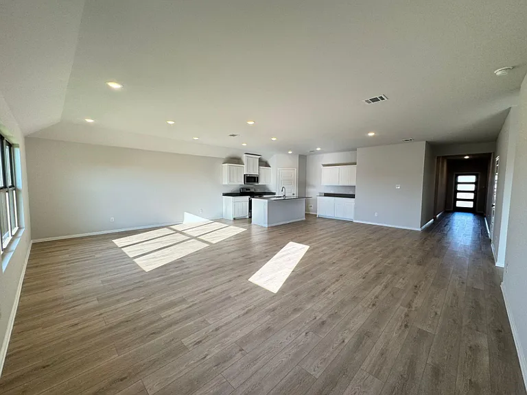 3300 Kingdom Dr — Photo 9