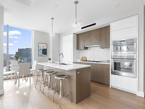 2nd image of 100 Shawmut Ave #807