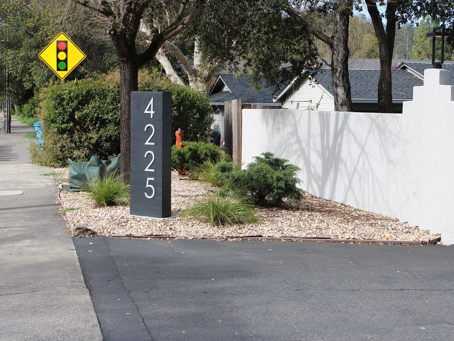 Slate (Sonoma Hwy) — Photo 3