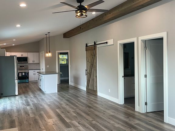 5th image of 26414 Granny Smith Ln NE