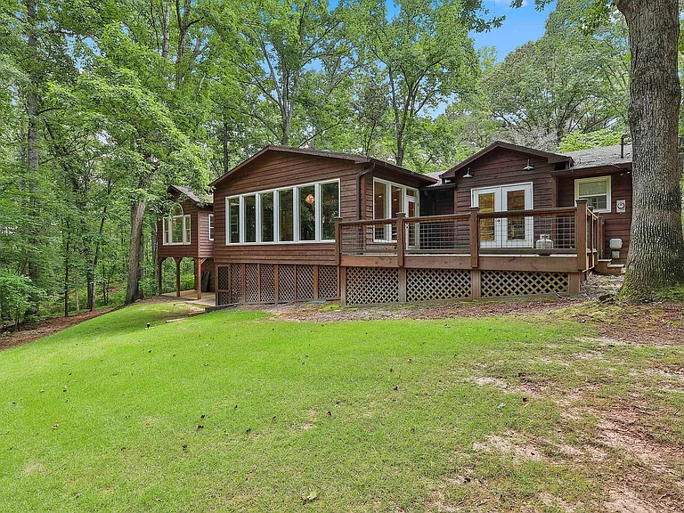 410 Thornton Lane — Photo 56