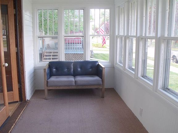 Spacious 3 Season Room.