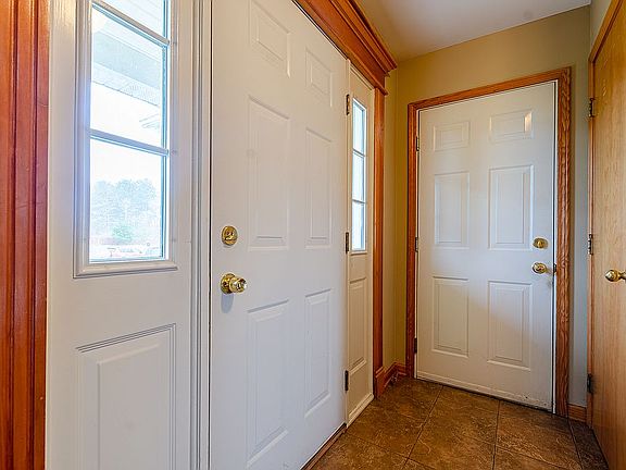 3rd image of 43 Ferndale Dr