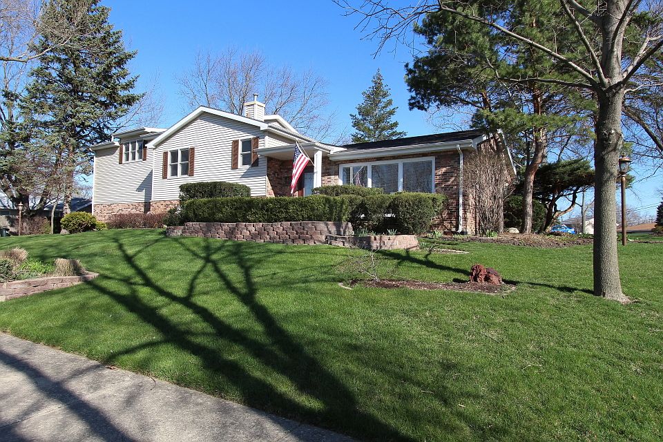 1st image of 420 E Foster Ave