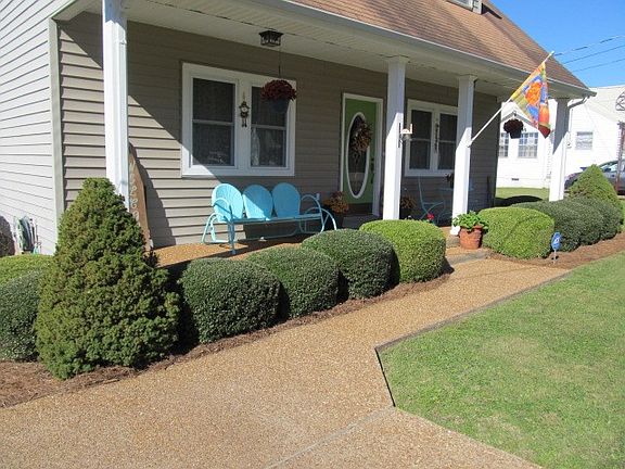 2nd image of 130 Collier Ave