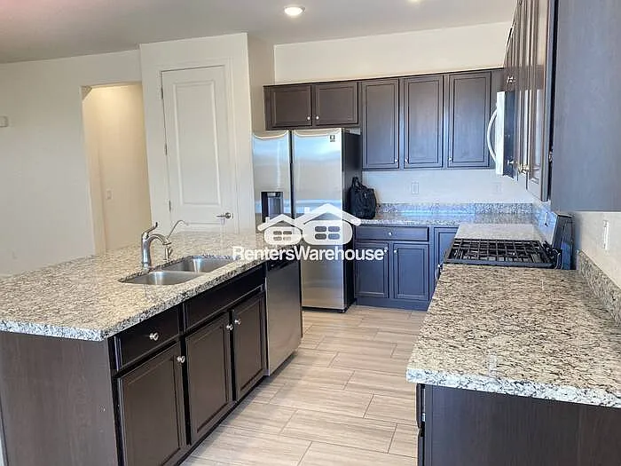 729 W Nova Pl — Photo 5