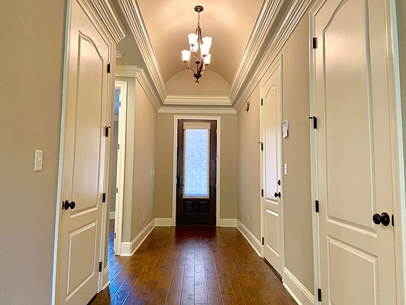 3rd image of 213 Fairway Villas Cir