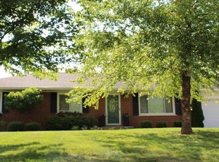 809 Cherokee Dr, Mason, OH
