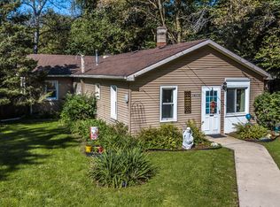 6N650 Thorn Rd, Roselle, IL 60172