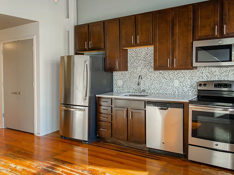 1213 Harney St — Photo 12