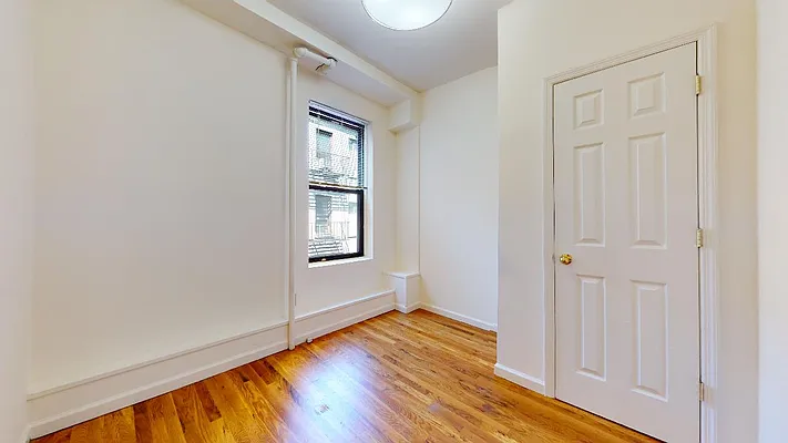 Rented by Bond New York | media 19