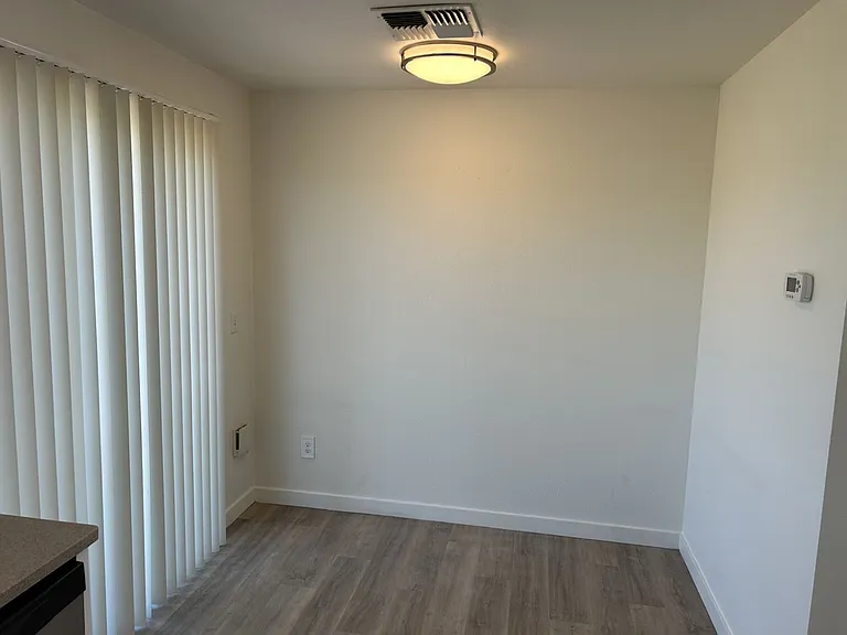 445 Southwest Blvd #11 — Photo 6