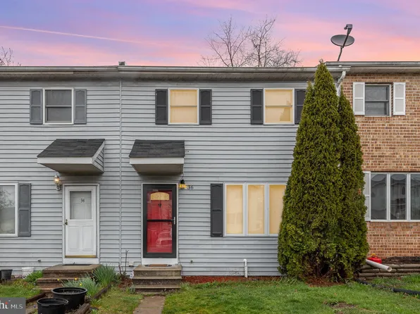 36 Persian Lilac Dr, Etters, PA 17319