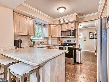 110 Hilltop Ct — Photo 5