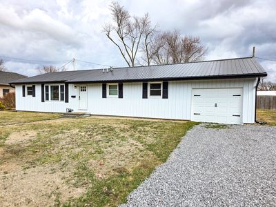 306 Bible St, Flora, IL, 62839