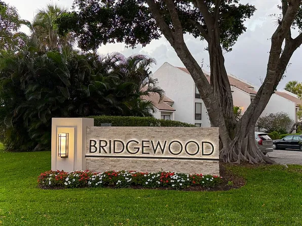 2309 Bridgewood Dr, Boca Raton, FL 33434