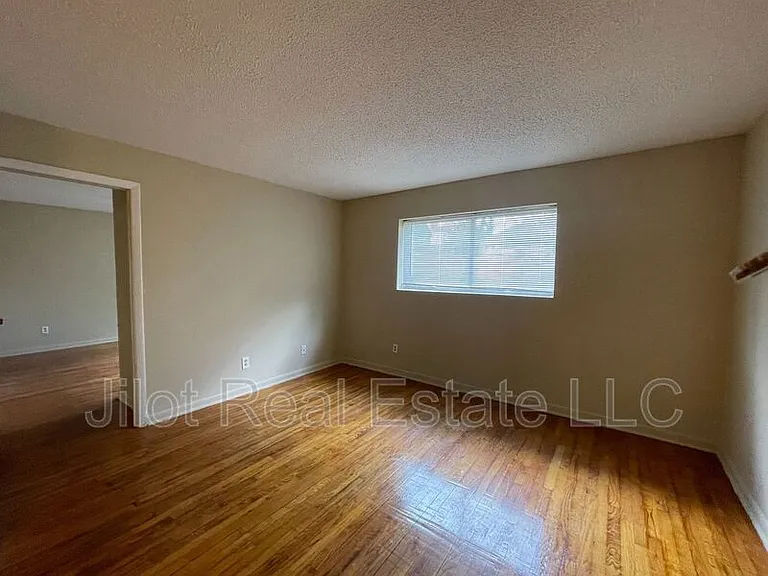 496 Holderness St SW #3 — Photo 7
