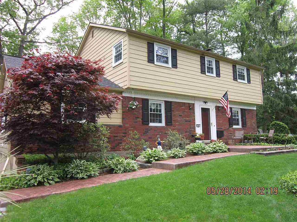 1st image of 20 Greenlea Dr