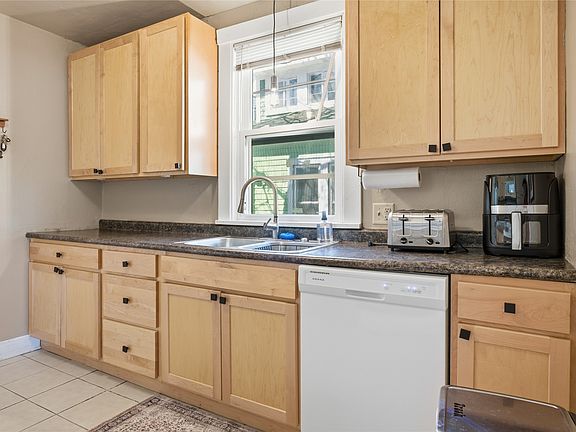 5th image of 702 5th Avenue