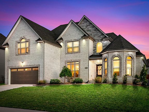 4th image of 308 Piedmont Pl