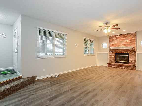 4th image of 351 Nottinghill Ct