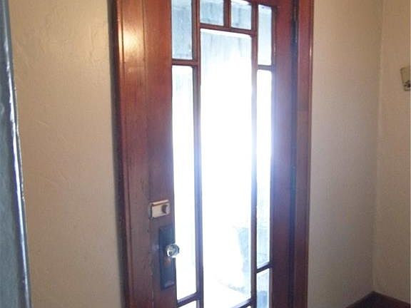 2nd image of 51 Mumford St