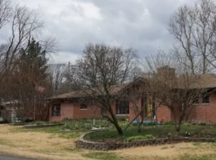402 Birch St, Champaign, IL 61820