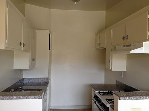 3rd image of 704 Venice Way APT 13