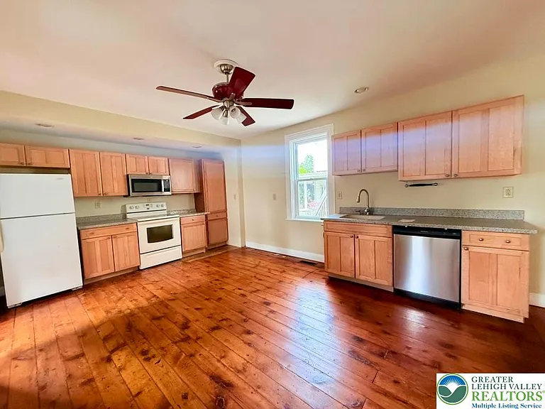 412 Cattell St — Photo 6