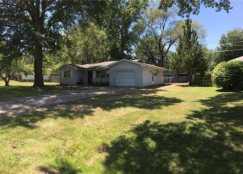 1st image of 2908 Meadow Ln
