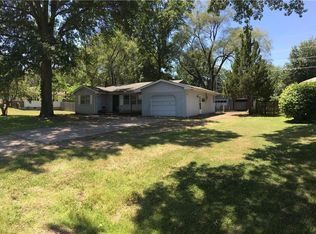 2908 Meadow Ln, Leavenworth, KS 66048