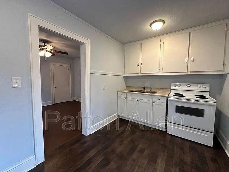 60 Flint St #7 — Photo 6