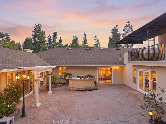 3rd image of 941 Laguna Rd