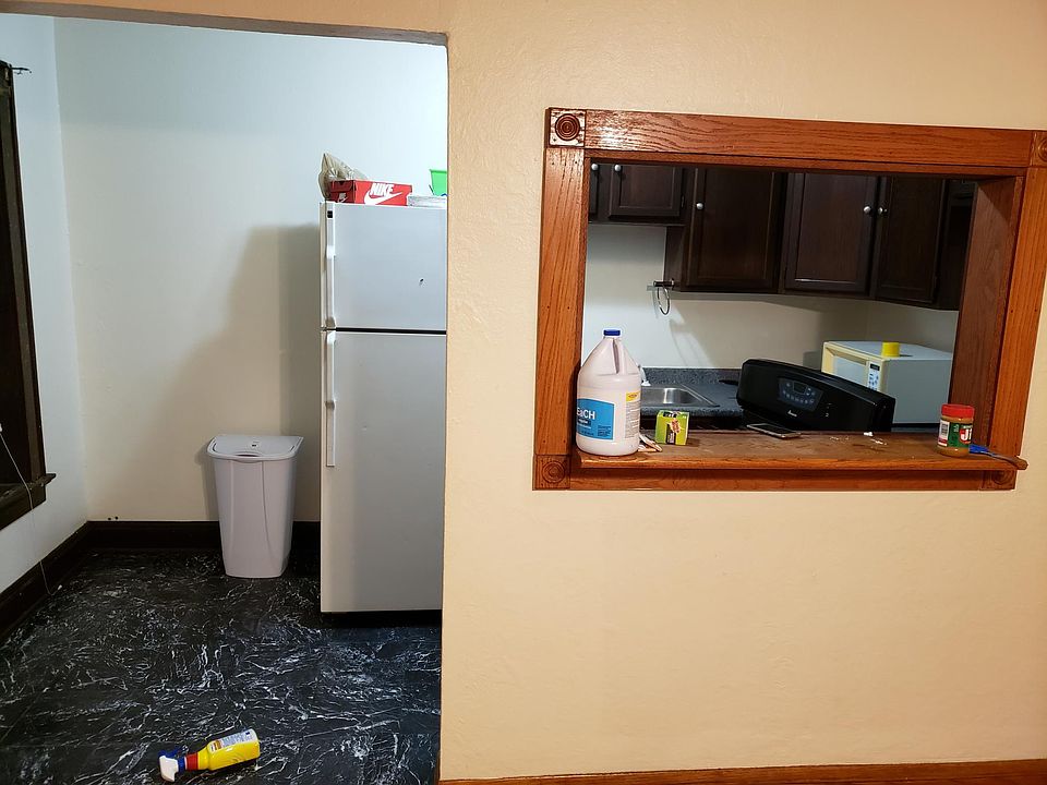 2nd image of 6141 W Appleton Ave APT 1