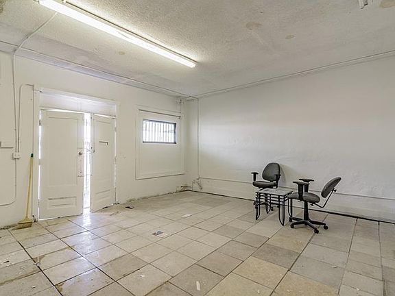 4th image of 3804 N 29th St